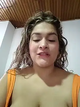 Sara smiiith211 online show from December 22, 2024, 2:06 pm