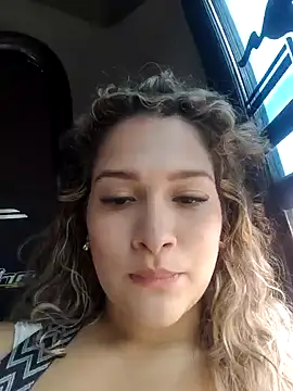 Sara smiiith211 online show from February 7, 2025, 9:04 pm