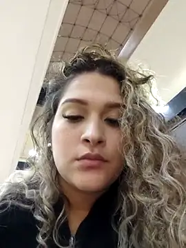 Sara smiiith211 online show from February 22, 2025, 11:46 pm