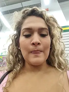 Sara smiiith211 online show from March 2, 2025, 12:53 am