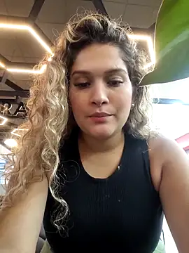 Sara smiiith211 online show from March 15, 2025, 2:14 am