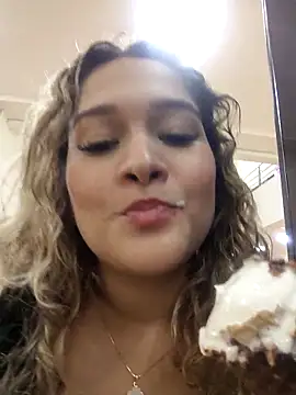 Sara smiiith211 online show from March 22, 2025, 12:17 am