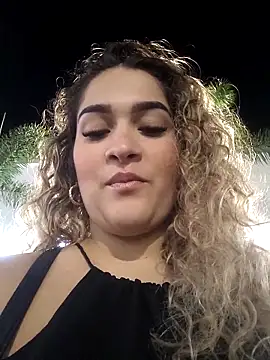 Sara smiiith211 online show from October 9, 2025, 12:30 am