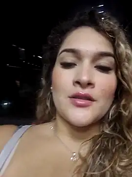 Sara smiiith211 online show from October 27, 2025, 11:31 pm