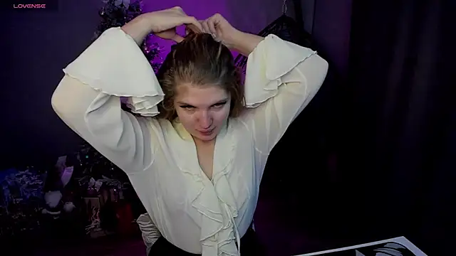 lily williamss online show from November 13, 2025, 12:09 am