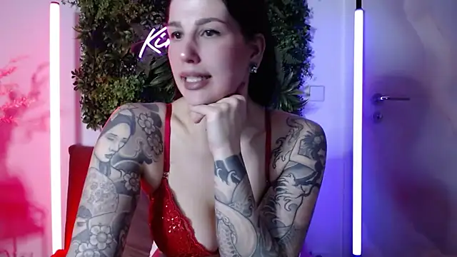 Snapshot of KiraKane1 chatting on February 13, 2025, 4:28 pm KiraKane1 online show from February 13, 2025, 4:28 pm