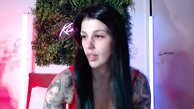 Snapshot of KiraKane1 chatting on February 14, 2025, 5:36 pm KiraKane1 online show from February 14, 2025, 5:36 pm