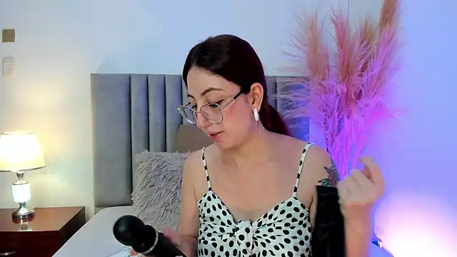 Emilywatsonn online show from February 10, 2025, 11:46 am