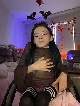 MiniSophiaa online show from October 27, 2025, 8:51 am