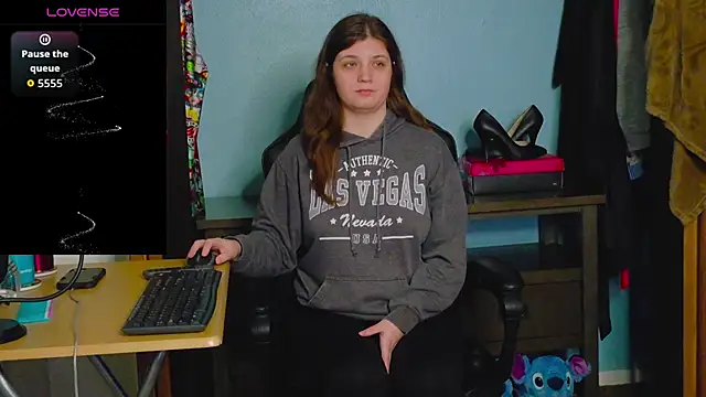 TreeJeanne online show from December 16, 2025, 4:12 pm