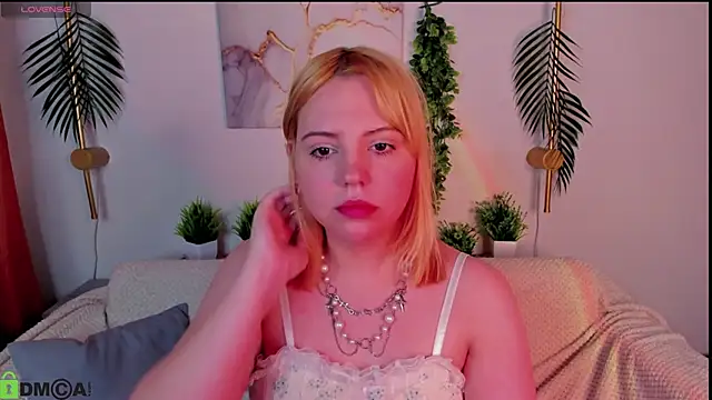 Stacy Luv online show from November 12, 2025, 9:53 am