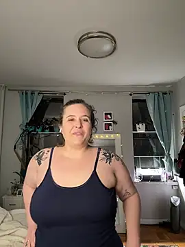 sylviahhh online show from April 15, 2026, 12:50 am