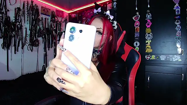 jannaink  online show from November 5, 2025, 11:27 pm