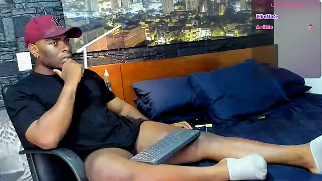 thomas santtos1 online show from February 12, 2025, 8:29 pm