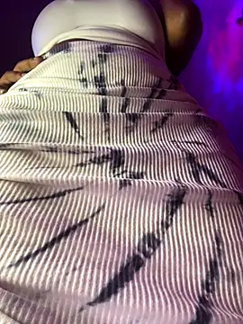 Cherrytowild online show from September 13, 2025, 4:51 pm