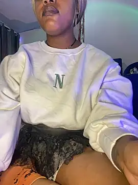 Cherrytowild online show from October 8, 2025, 7:28 am