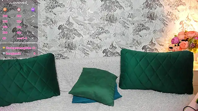 Naomi B1ack online show from December 14, 2024, 10:13 am