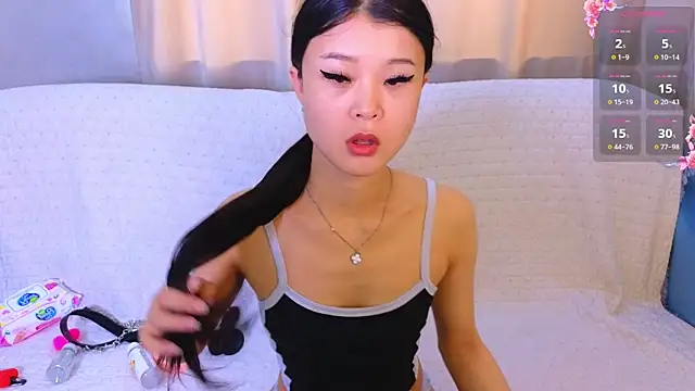 Snapshot of Tina_Kim_ chatting on April 17, 2026, 9:34 am Tina Kim online show from April 17, 2026, 9:34 am