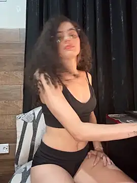 izumikarol online show from April 12, 2026, 10:37 pm