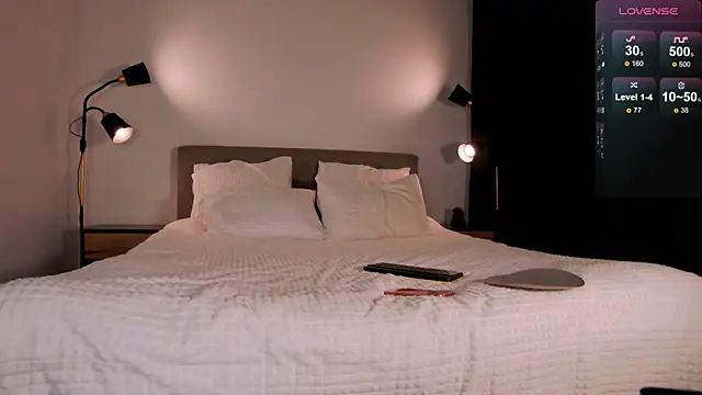 WOW-PeaCH-Girl online show from January 14, 2026, 2:06 am