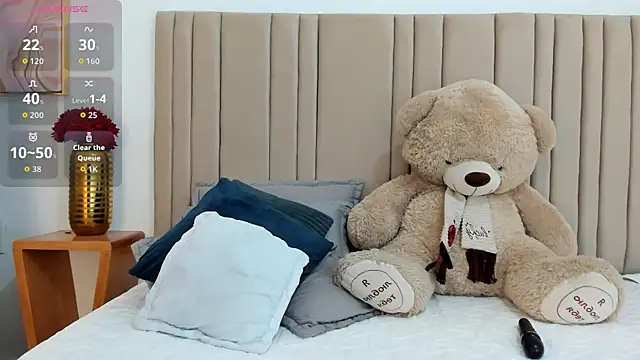 Snapshot of izadii chatting on November 3, 2025, 6:42 pm izadii online show from November 3, 2025, 6:42 pm