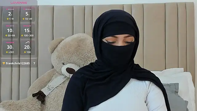 Snapshot of izadii chatting on January 5, 2026, 6:44 pm izadii online show from January 5, 2026, 6:44 pm