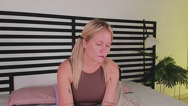 stefanny ruiz  online show from December 10, 2024, 12:16 pm