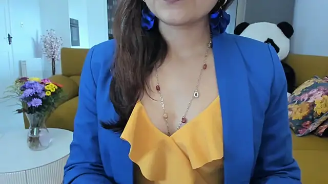 winterforu online show from November 11, 2025, 12:38 pm