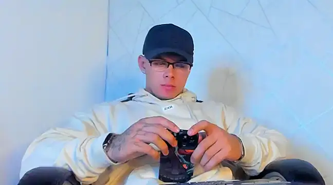 NoahhBrown online show from February 1, 2025, 3:19 am