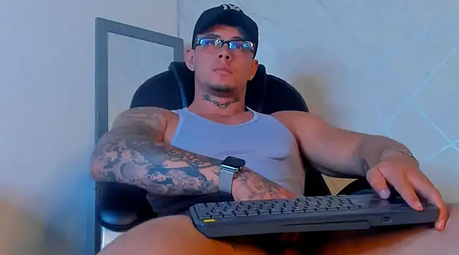 NoahhBrown online show from February 13, 2025, 6:20 am