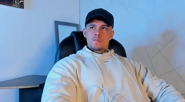 NoahhBrown online show from March 4, 2025, 3:22 am