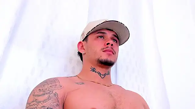 NoahhBrown online show from September 15, 2025, 4:34 am