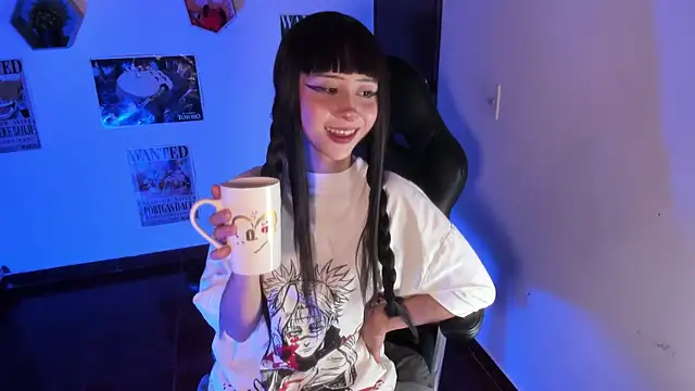 MonxxsLove online show from May 11, 2026, 4:18 am
