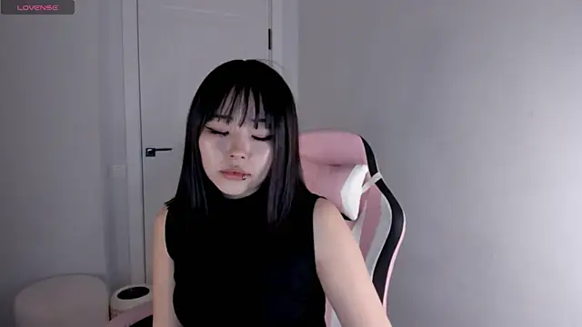 hee young11 online show from November 29, 2025, 6:05 am