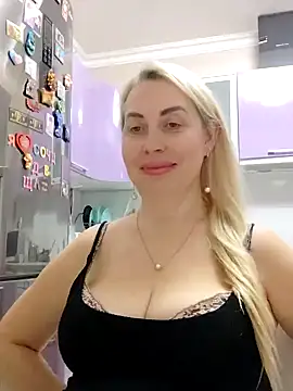 Snapshot of HotJanet chatting on March 16, 2025, 4:12 pm HotJanet online show from March 16, 2025, 4:12 pm