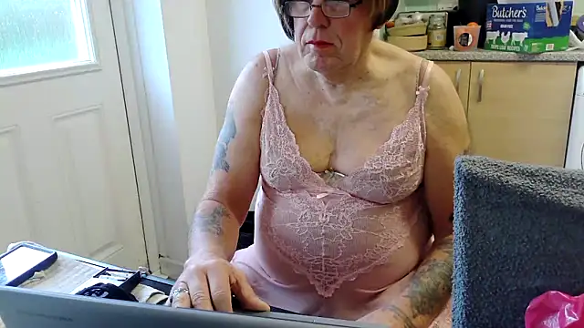 samanthasissieuk online show from February 5, 2026, 9:03 am