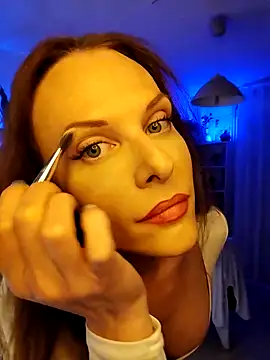 Luna Kitanna online show from April 18, 2026, 7:51 pm