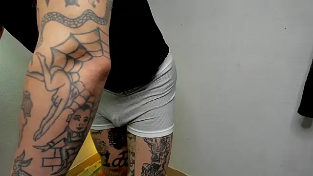 layneinchains online show from November 14, 2025, 4:49 pm