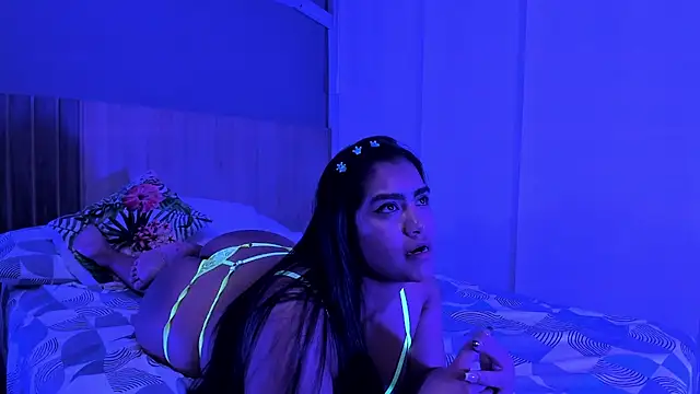 hannnasmith online show from November 24, 2025, 3:17 am