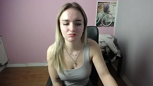 Snapshot of viktoria_lovely chatting on February 14, 2025, 7:17 am viktoria lovely online show from February 14, 2025, 7:17 am