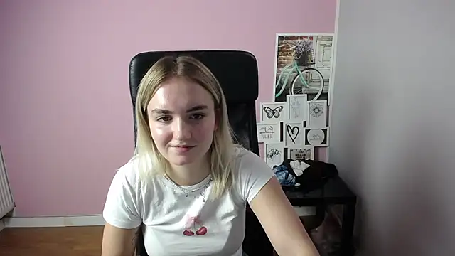 Snapshot of viktoria_lovely chatting on September 22, 2025, 7:54 am viktoria lovely online show from September 22, 2025, 7:54 am