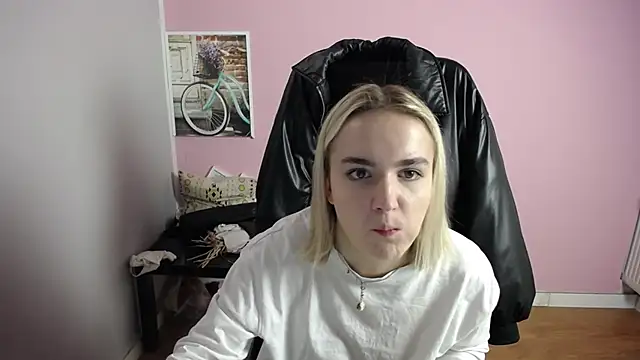 viktoria lovely online show from April 9, 2026, 11:15 am