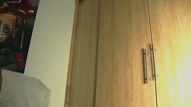 aidaadams online show from November 3, 2025, 10:05 am