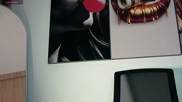 aidaadams online show from December 5, 2025, 11:19 am