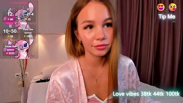 Snapshot of Tracy-Taylor chatting on March 1, 2025, 11:17 am Tracy-Taylor online show from March 1, 2025, 11:17 am