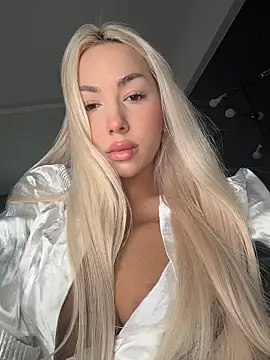 violettabunny03 online show from February 13, 2026, 3:35 am