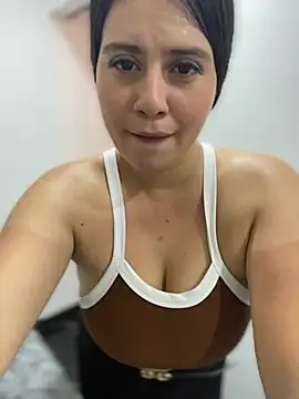 Natalia Cleark09 online show from February 5, 2026, 7:51 pm