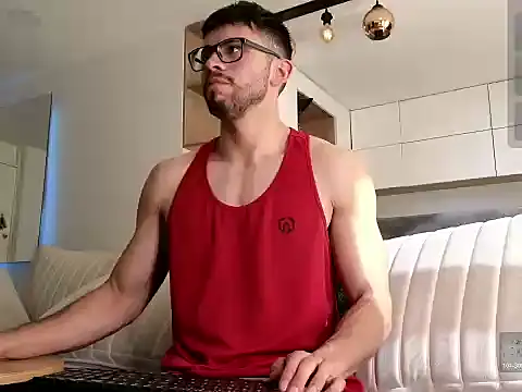 Snapshot of Phantom_Bigger1 chatting on December 15, 2025, 1:26 pm Phantom Bigger1 online show from December 15, 2025, 1:26 pm