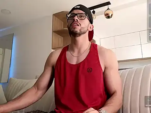 Snapshot of Phantom_Bigger1 chatting on December 16, 2025, 2:44 pm Phantom Bigger1 online show from December 16, 2025, 2:44 pm