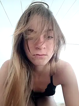 Snapshot of Cristina02 chatting on April 12, 2026, 9:58 am Cristina02 online show from April 12, 2026, 9:58 am